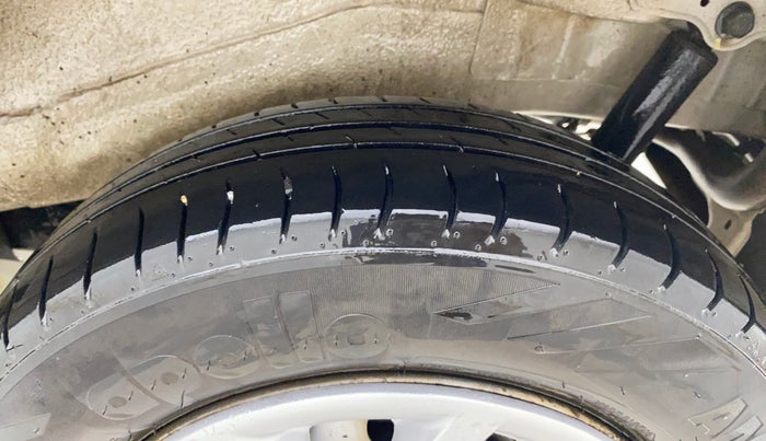 2018 Maruti Wagon R 1.0 LXI CNG, CNG, Manual, 57,393 km, Left Rear Tyre Tread