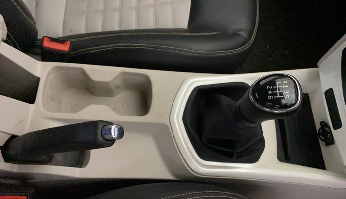 2022 Mahindra XUV300 W4 1.2 PETROL, Petrol, Manual, 56,241 km, Gear Lever