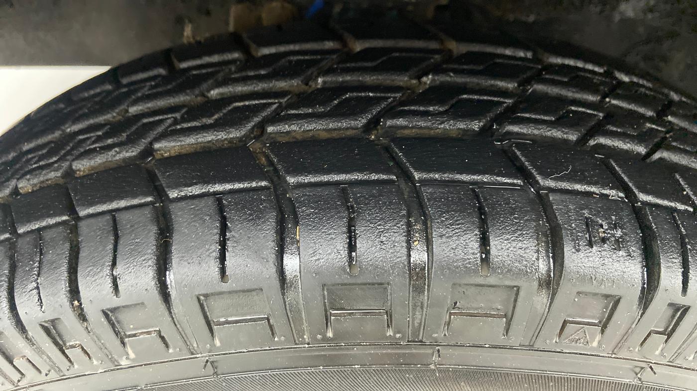 2022 Maruti Eeco 5 STR AC CNG (O), CNG, Manual, 1,639 km, Left Front Tyre Tread