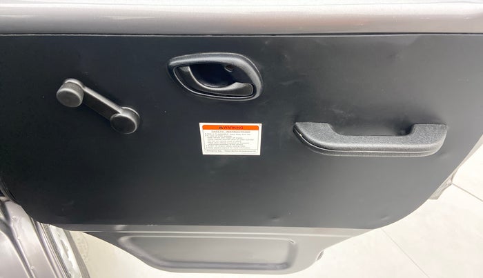 2022 Maruti Eeco 5 STR AC CNG (O), CNG, Manual, 1,639 km, Driver Side Door Panels Control
