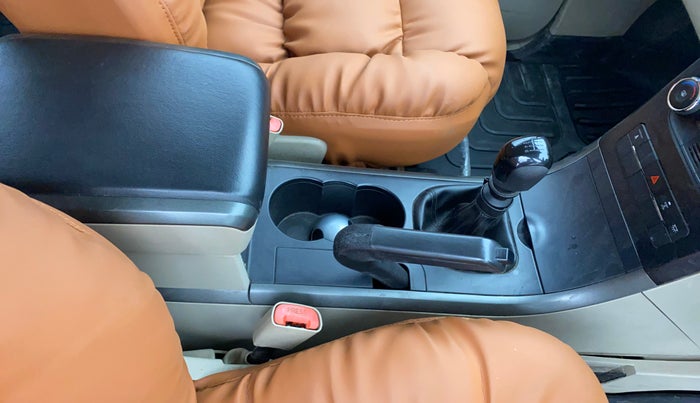 2017 Mahindra XUV500 W6, Diesel, Manual, 82,774 km, Gear Lever