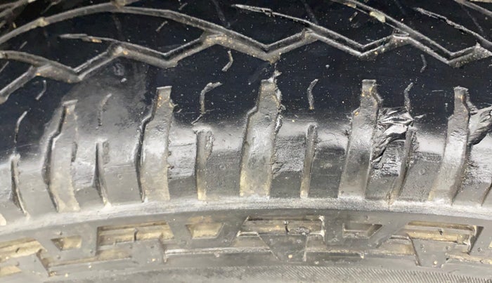 2017 Mahindra XUV500 W6, Diesel, Manual, 82,774 km, Left Rear Tyre Tread