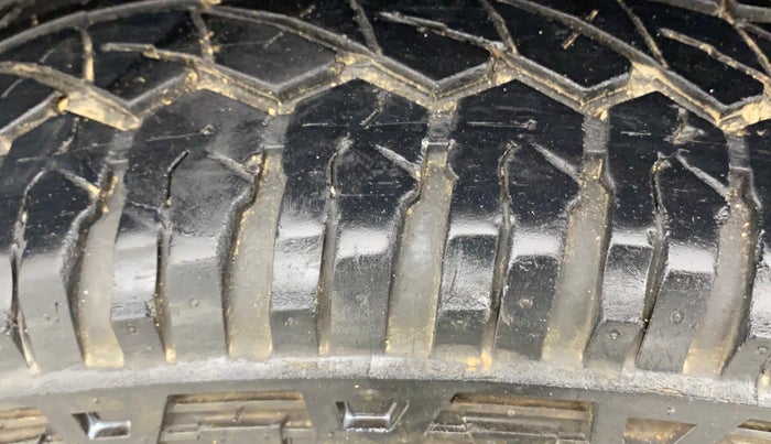 2017 Mahindra XUV500 W6, Diesel, Manual, 82,774 km, Right Rear Tyre Tread