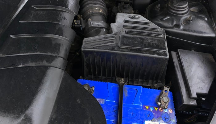 2017 Mahindra XUV500 W6, Diesel, Manual, 82,774 km, Engine View - Left