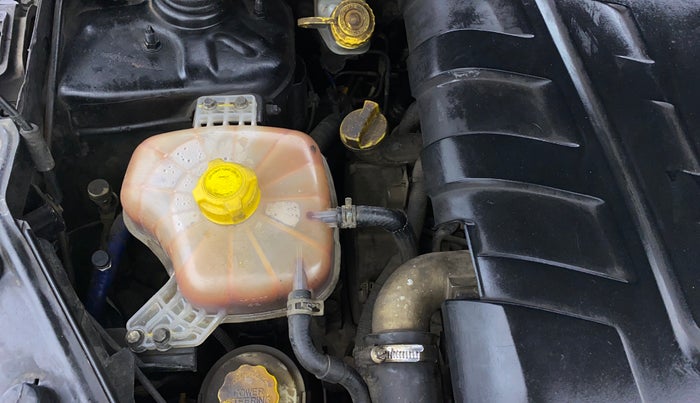 2017 Mahindra XUV500 W6, Diesel, Manual, 82,774 km, Engine View - Right