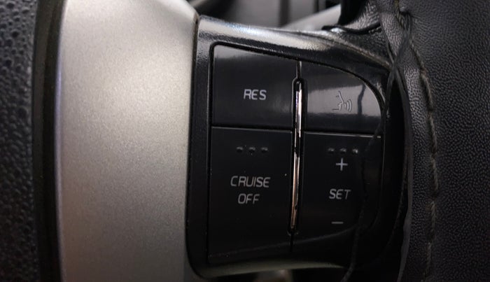 2017 Mahindra XUV500 W6, Diesel, Manual, 82,774 km, Adaptive Cruise Control