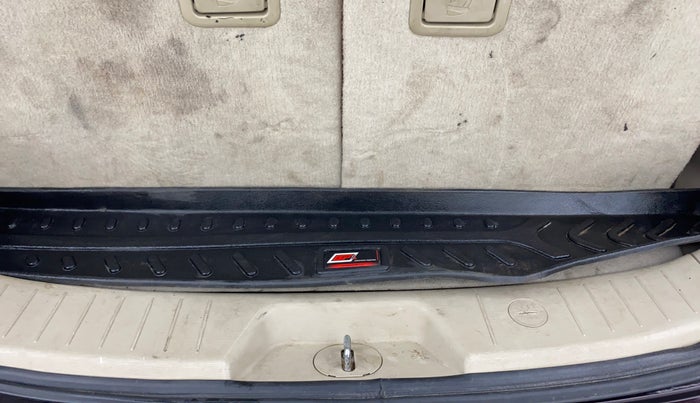 2017 Mahindra XUV500 W6, Diesel, Manual, 82,774 km, Boot Inside