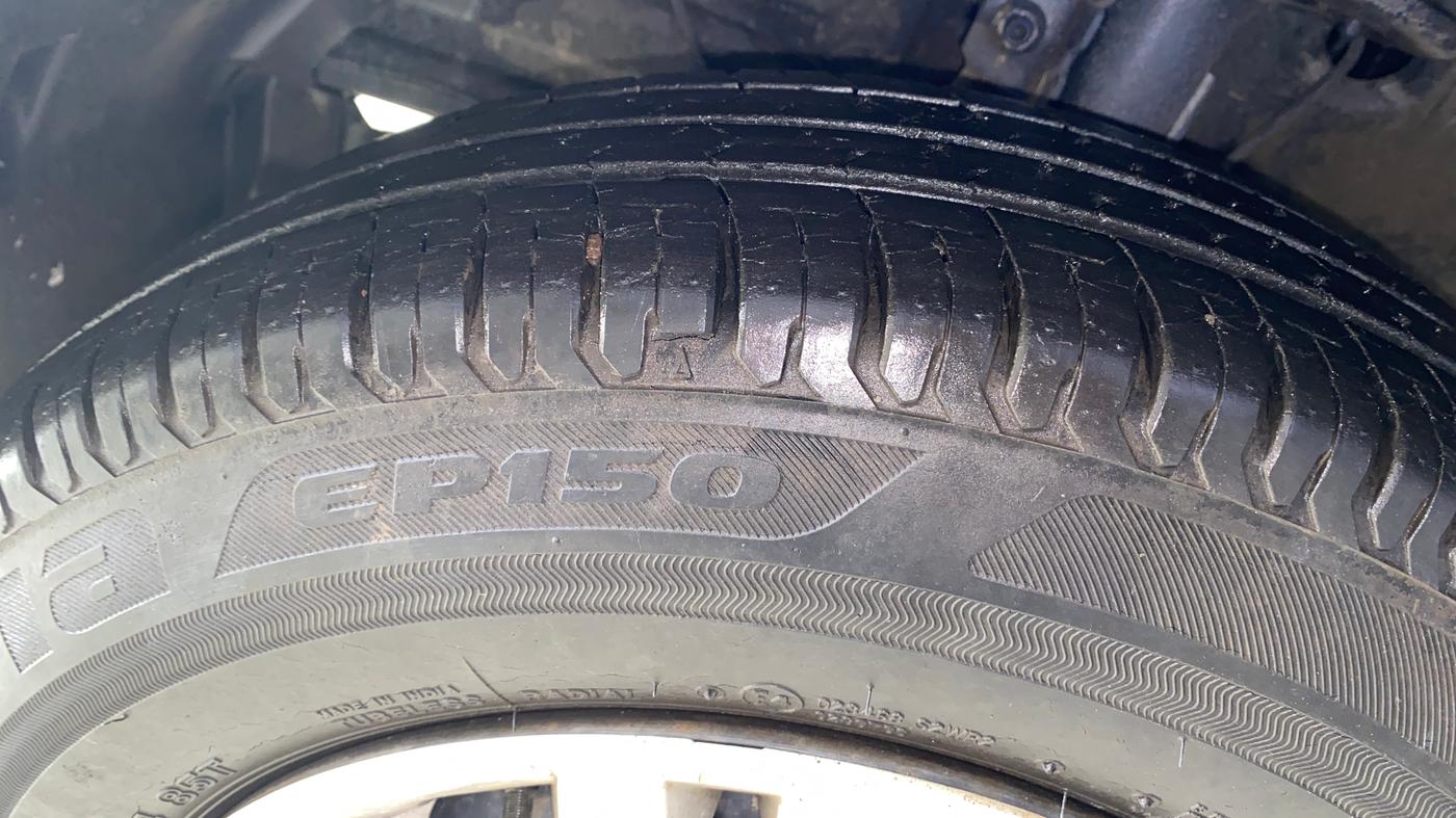2017 Maruti Dzire VXI AMT, Petrol, Automatic, 23,373 km, Left Front Tyre Tread