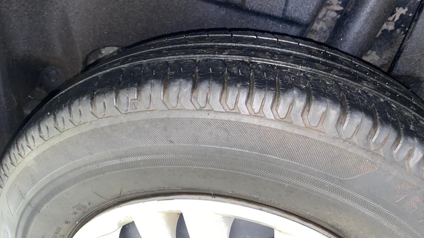 2017 Maruti Dzire VXI AMT, Petrol, Automatic, 23,373 km, Left Rear Tyre Tread