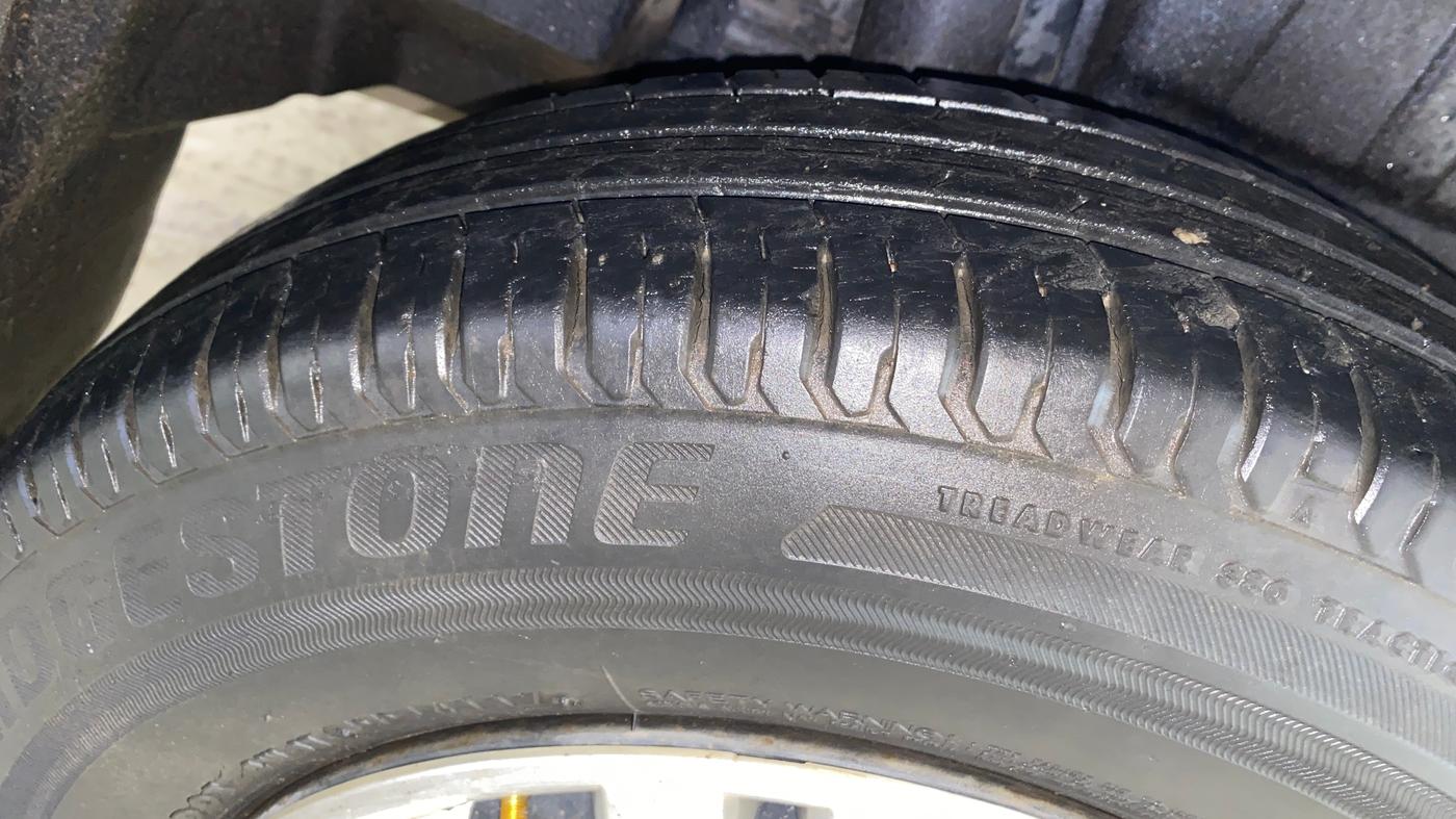 2017 Maruti Dzire VXI AMT, Petrol, Automatic, 23,373 km, Right Rear Tyre Tread
