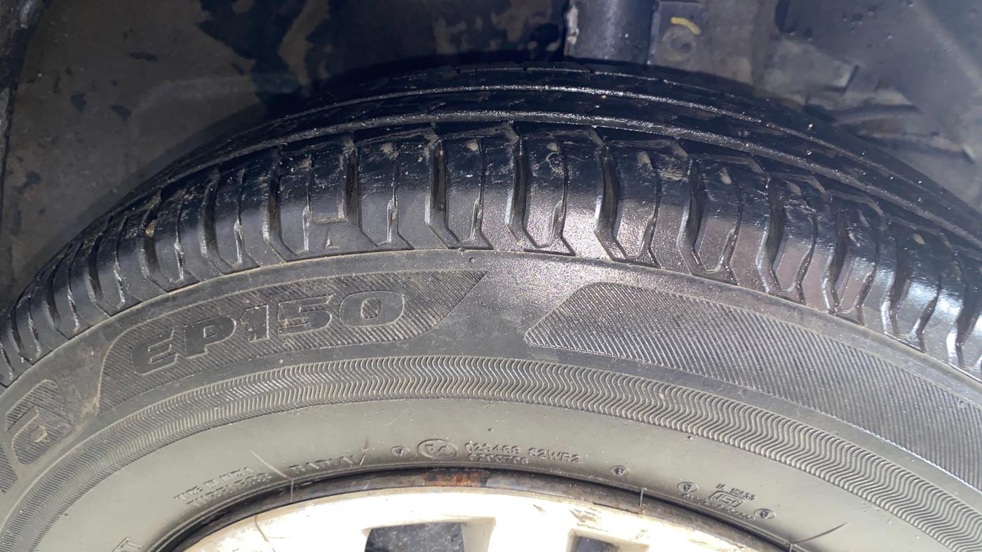2017 Maruti Dzire VXI AMT, Petrol, Automatic, 23,373 km, Right Front Tyre Tread