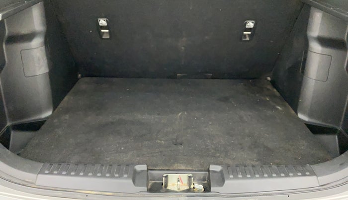 2019 Maruti Vitara Brezza LDI, Diesel, Manual, 29,399 km, Boot Inside