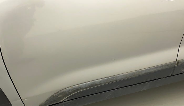 2019 Maruti Vitara Brezza LDI, Diesel, Manual, 29,399 km, Front passenger door - Minor scratches