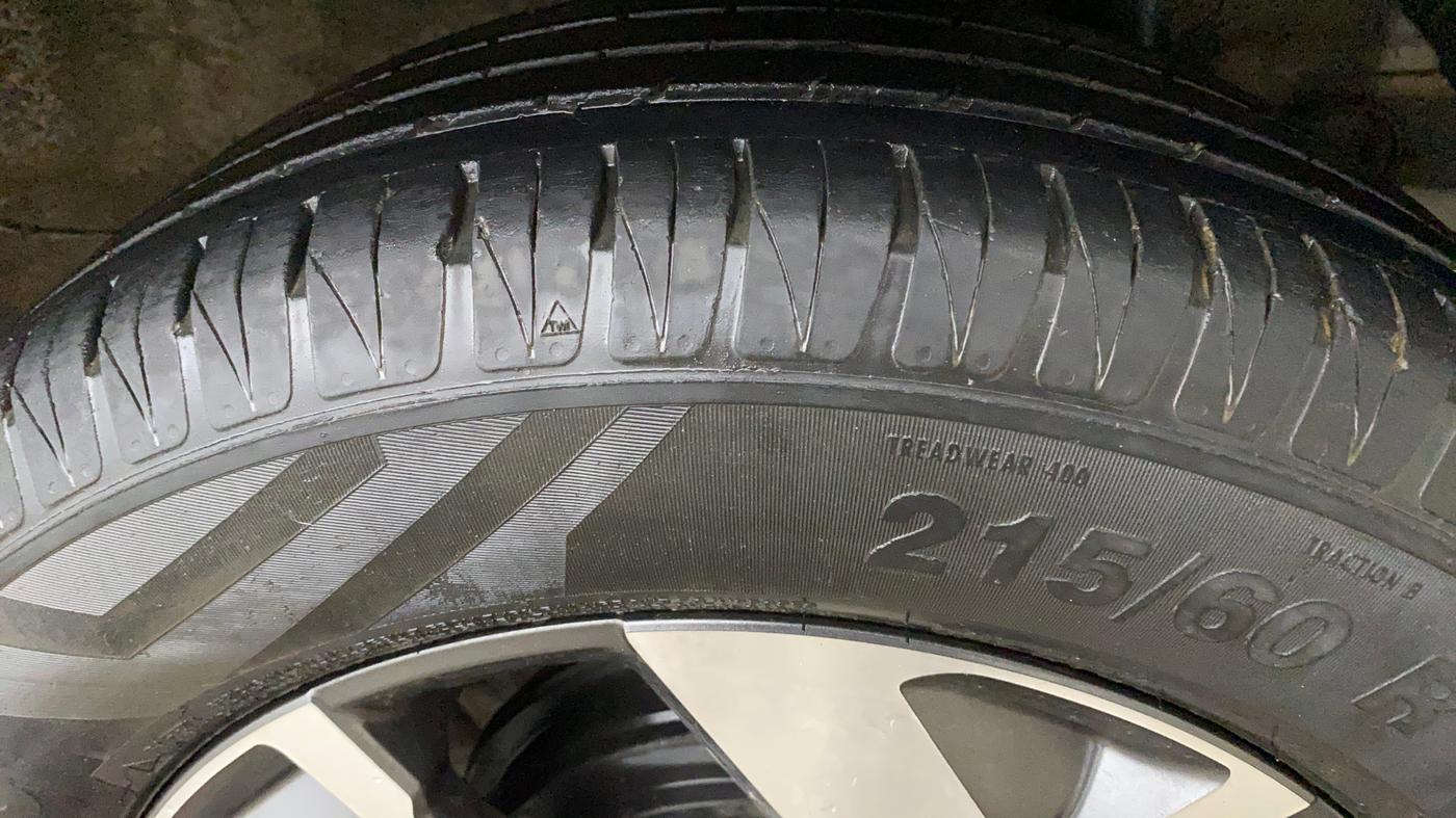 2021 KIA SONET GTX PLUS 1.5 AT, Diesel, Automatic, 39,390 km, Left Rear Tyre Tread