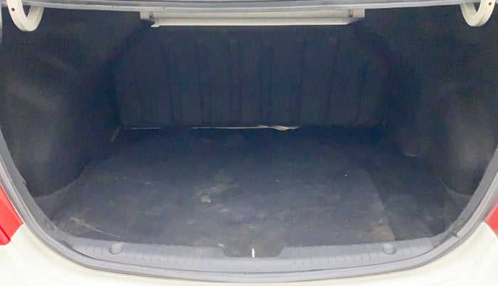 2015 Hyundai Verna FLUIDIC 4S 1.6 VTVT S, Petrol, Manual, 41,660 km, Boot Inside