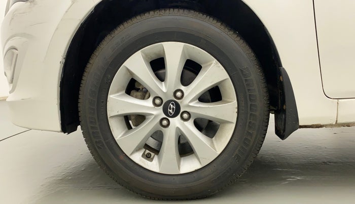 2015 Hyundai Verna FLUIDIC 4S 1.6 VTVT S, Petrol, Manual, 41,660 km, Left Front Wheel