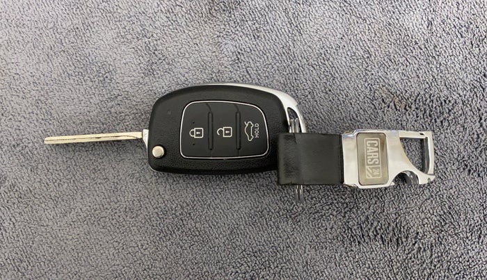 2015 Hyundai Verna FLUIDIC 4S 1.6 VTVT S, Petrol, Manual, 41,660 km, Key Close Up