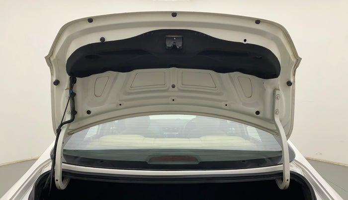 2015 Hyundai Verna FLUIDIC 4S 1.6 VTVT S, Petrol, Manual, 41,660 km, Boot Door Open