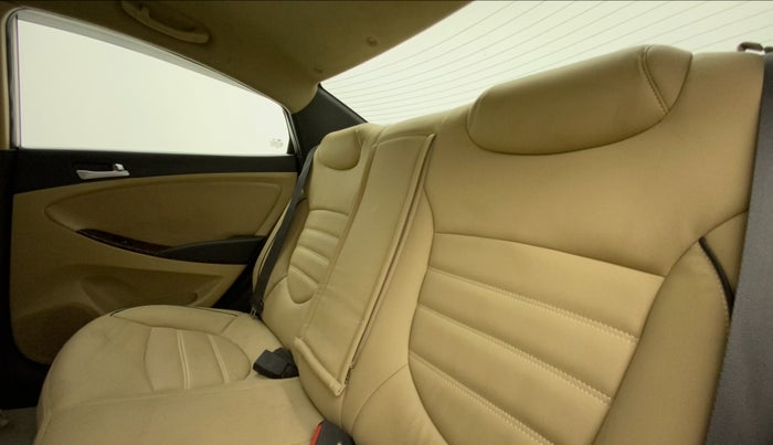 2015 Hyundai Verna FLUIDIC 4S 1.6 VTVT S, Petrol, Manual, 41,660 km, Right Side Rear Door Cabin