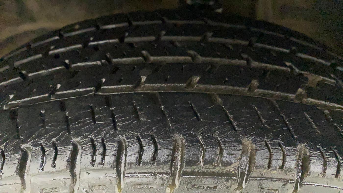 2015 Maruti Alto K10 VXI AMT, Petrol, Automatic, 47,487 km, Left Front Tyre Tread