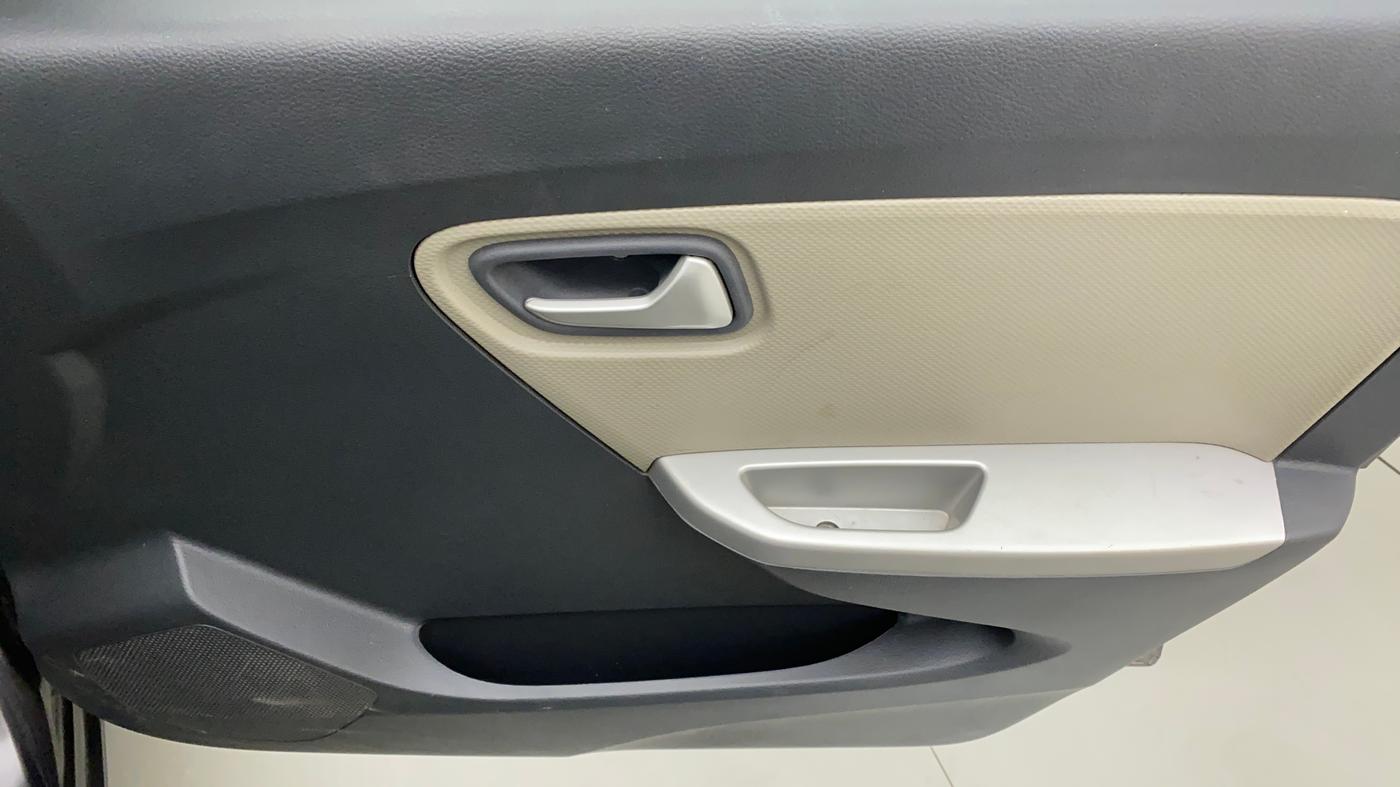 2015 Maruti Alto K10 VXI AMT, Petrol, Automatic, 47,487 km, Driver Side Door Panels Control