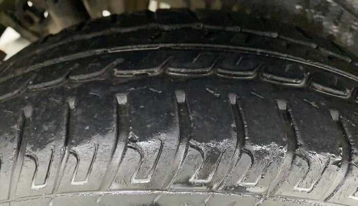 2013 Maruti Wagon R 1.0 VXI, Petrol, Manual, 60,856 km, Right Rear Tyre Tread
