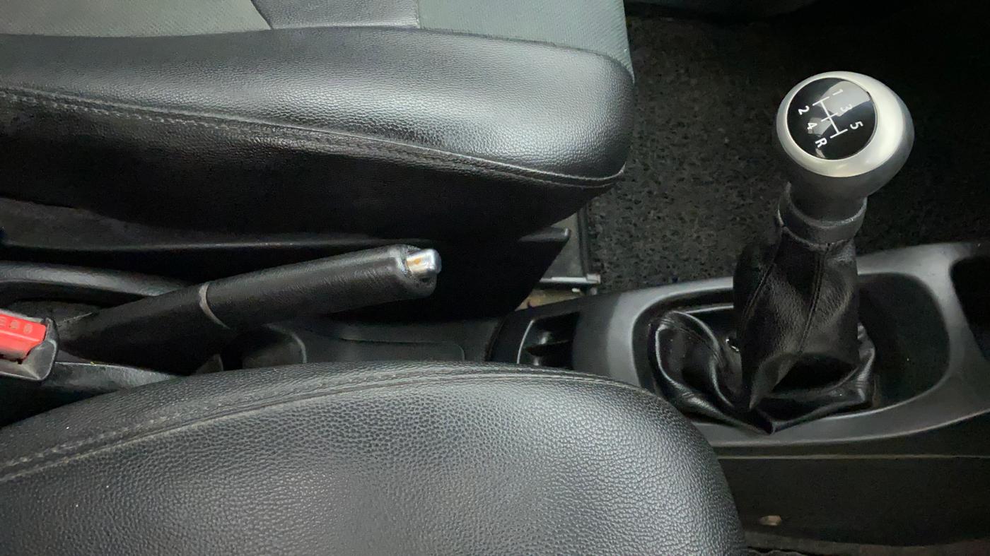 2013 Maruti Wagon R 1.0 VXI, Petrol, Manual, 60,856 km, Gear Lever