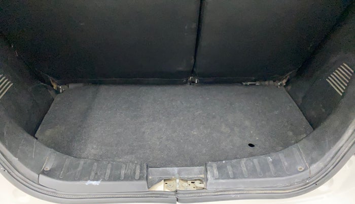 2013 Maruti Wagon R 1.0 VXI, Petrol, Manual, 60,856 km, Boot Inside