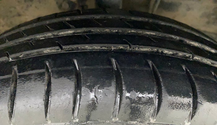 2013 Maruti Wagon R 1.0 VXI, Petrol, Manual, 60,856 km, Right Front Tyre Tread