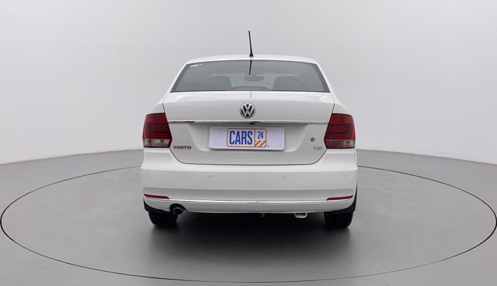 2017 Volkswagen Vento HIGHLINE PLUS 1.2 AT 16 ALLOY, Petrol, Automatic, 62,748 km, Back/Rear