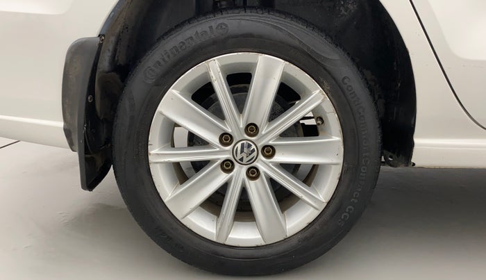 2017 Volkswagen Vento HIGHLINE PLUS 1.2 AT 16 ALLOY, Petrol, Automatic, 62,748 km, Right Rear Wheel