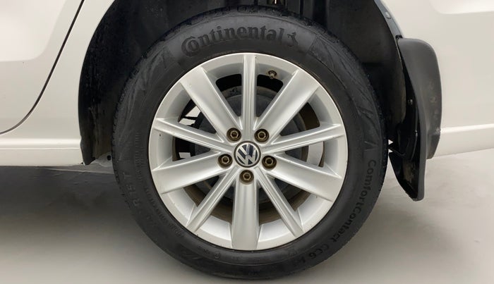 2017 Volkswagen Vento HIGHLINE PLUS 1.2 AT 16 ALLOY, Petrol, Automatic, 62,748 km, Left Rear Wheel
