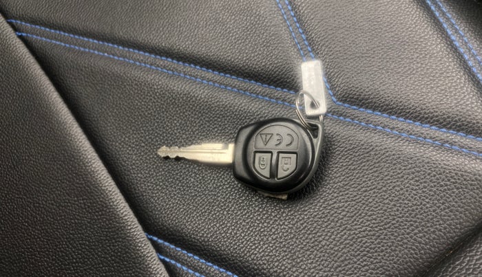 2020 Maruti Swift VXI AMT, Petrol, Automatic, 28,866 km, Key Close Up