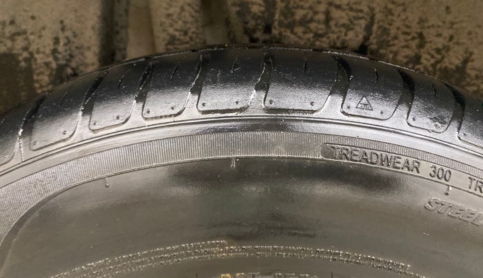 2020 Maruti Swift VXI AMT, Petrol, Automatic, 28,866 km, Right Rear Tyre Tread