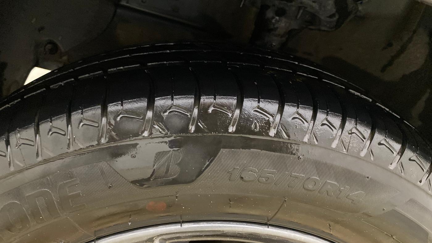 2021 Hyundai GRAND I10 NIOS SPORTZ 1.2 KAPPA VTVT, CNG, Manual, 1,14,317 km, Left Front Tyre Tread