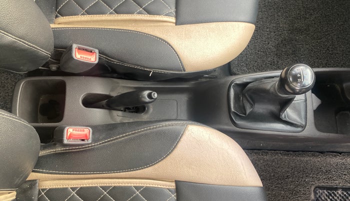 2013 Hyundai Eon MAGNA +, Petrol, Manual, 1,06,110 km, Gear Lever