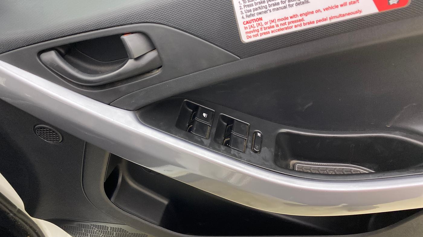 2022 Tata NEXON XMA SUNROOF PETROL, Petrol, Automatic, 14,378 km, Driver Side Door Panels Control