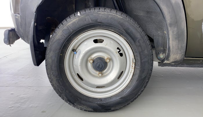 2015 Renault Kwid RXE, Petrol, Manual, 88,480 km, Right Rear Wheel