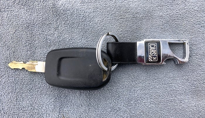 2015 Renault Kwid RXE, Petrol, Manual, 88,480 km, Key Close Up