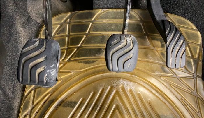 2015 Renault Kwid RXE, Petrol, Manual, 88,480 km, Pedals