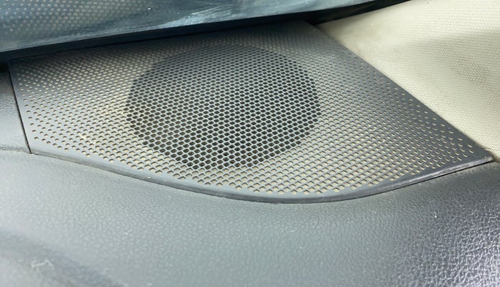 2015 Renault Kwid RXE, Petrol, Manual, 88,480 km, Speaker