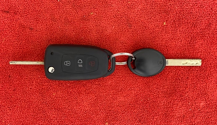 2023 Tata Tiago XT PETROL, Petrol, Manual, 10,788 km, Key Close Up