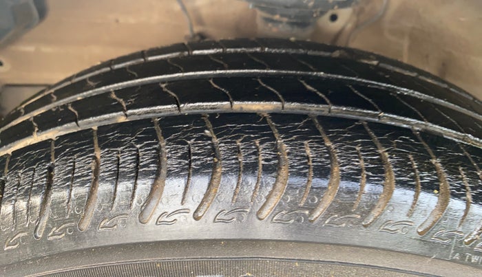 2021 Maruti S PRESSO VXI CNG, CNG, Manual, 29,134 km, Left Front Tyre Tread
