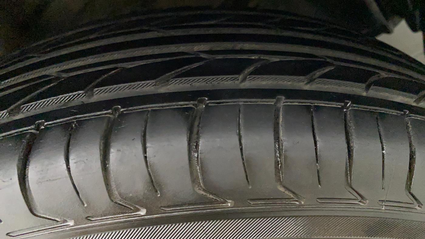2013 Maruti Swift Dzire VXI REGAL EDITION, Petrol, Manual, 50,544 km, Left Rear Tyre Tread