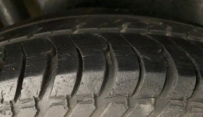 2013 Maruti Swift Dzire VXI, Petrol, Manual, 48,145 km, Right Rear Tyre Tread