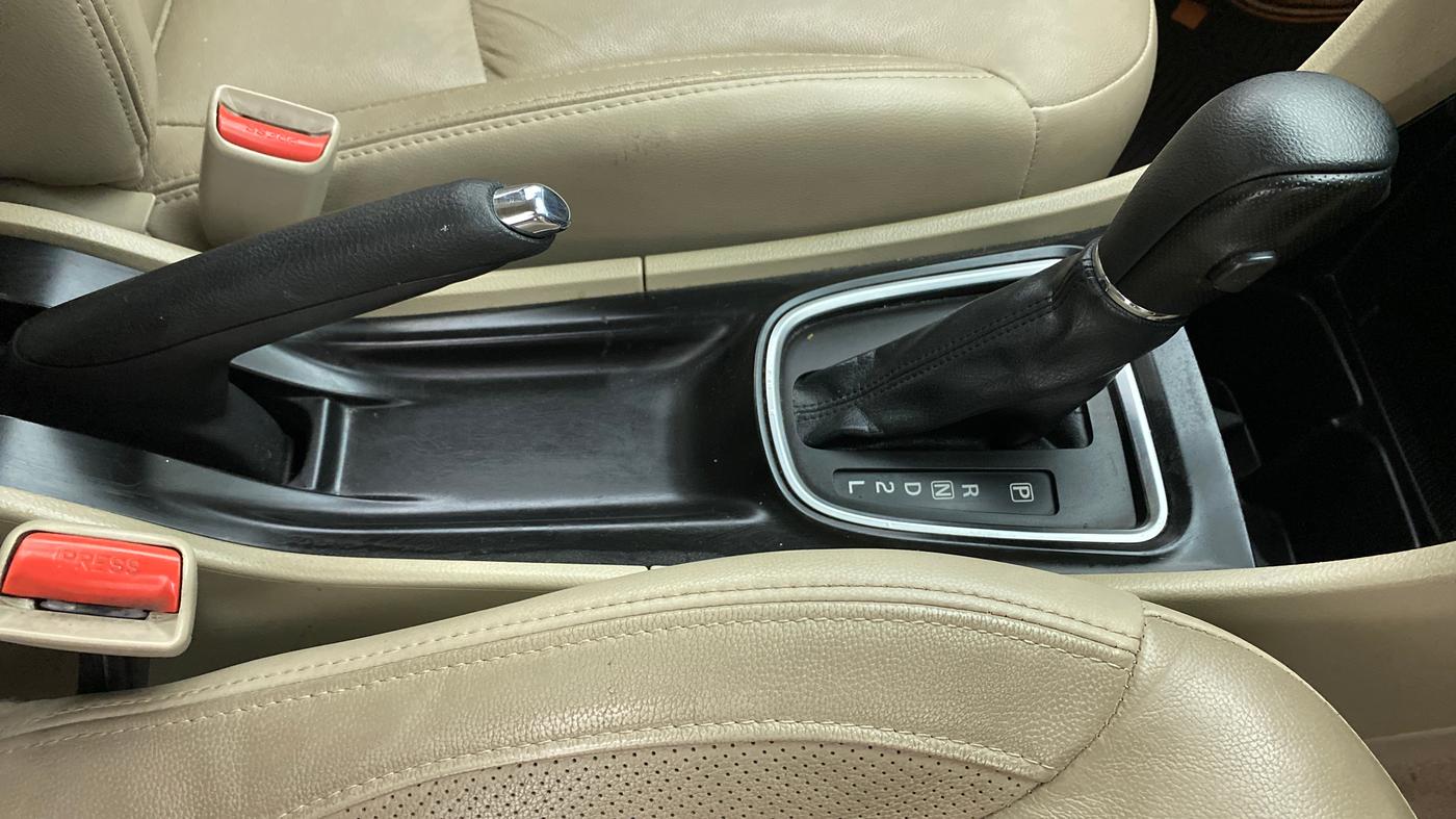 2017 Maruti Ciaz ALPHA  AT 1.4  PETROL, Petrol, Automatic, 63,986 km, Gear Lever