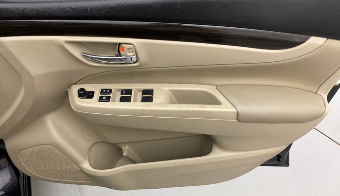 2017 Maruti Ciaz ALPHA  AT 1.4  PETROL, Petrol, Automatic, 63,986 km, Driver Side Door Panels Control