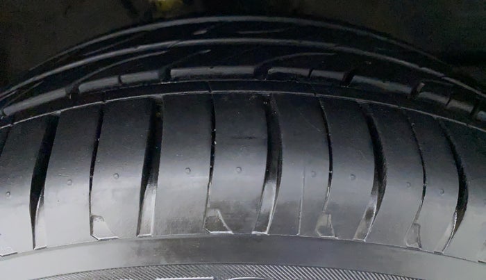 2014 Toyota Corolla Altis VL AT, Petrol, Automatic, 83,577 km, Left Front Tyre Tread