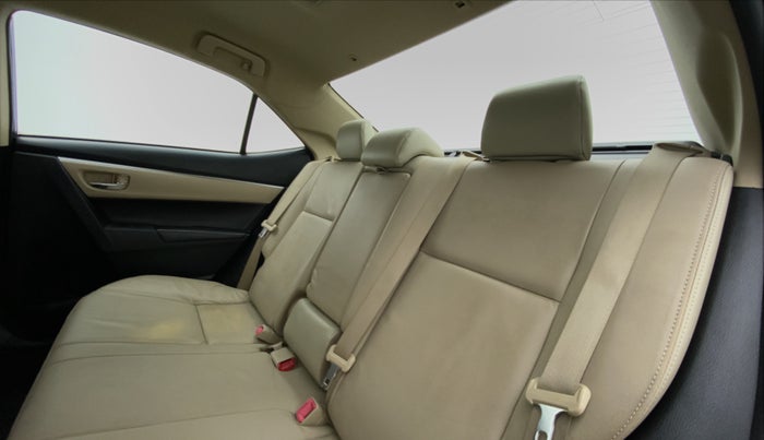 2014 Toyota Corolla Altis VL AT, Petrol, Automatic, 83,577 km, Right Side Rear Door Cabin