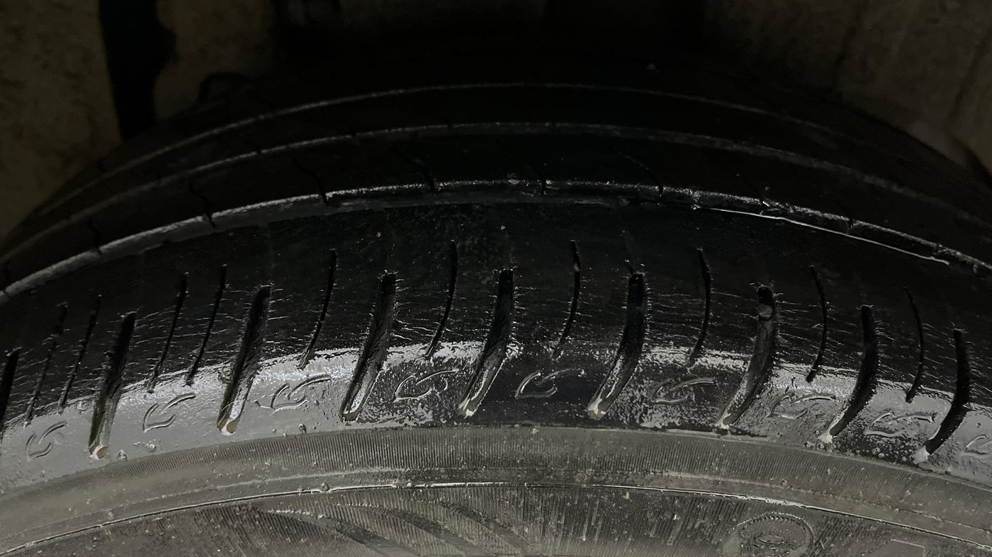 2019 Mahindra XUV300 W8 1.5 DIESEL AMT, Diesel, Automatic, 70,236 km, Left Rear Tyre Tread